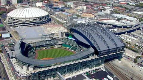 巴黎圣日耳曼：法甲霸主地位稳固，欧冠征程面临哪些挑战？